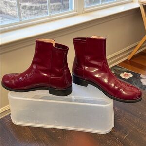 Stuart Weitzman EasyOn Patent Leather Ankle Boot Cranberry Sleek Simple Hot  6.5